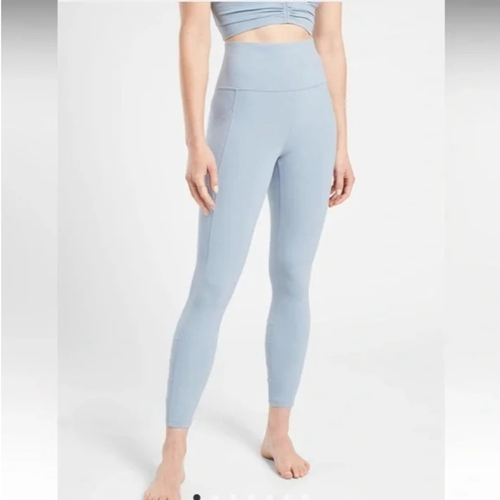 Athleta Salutation Stash Pocket Leggings 3X Lavender